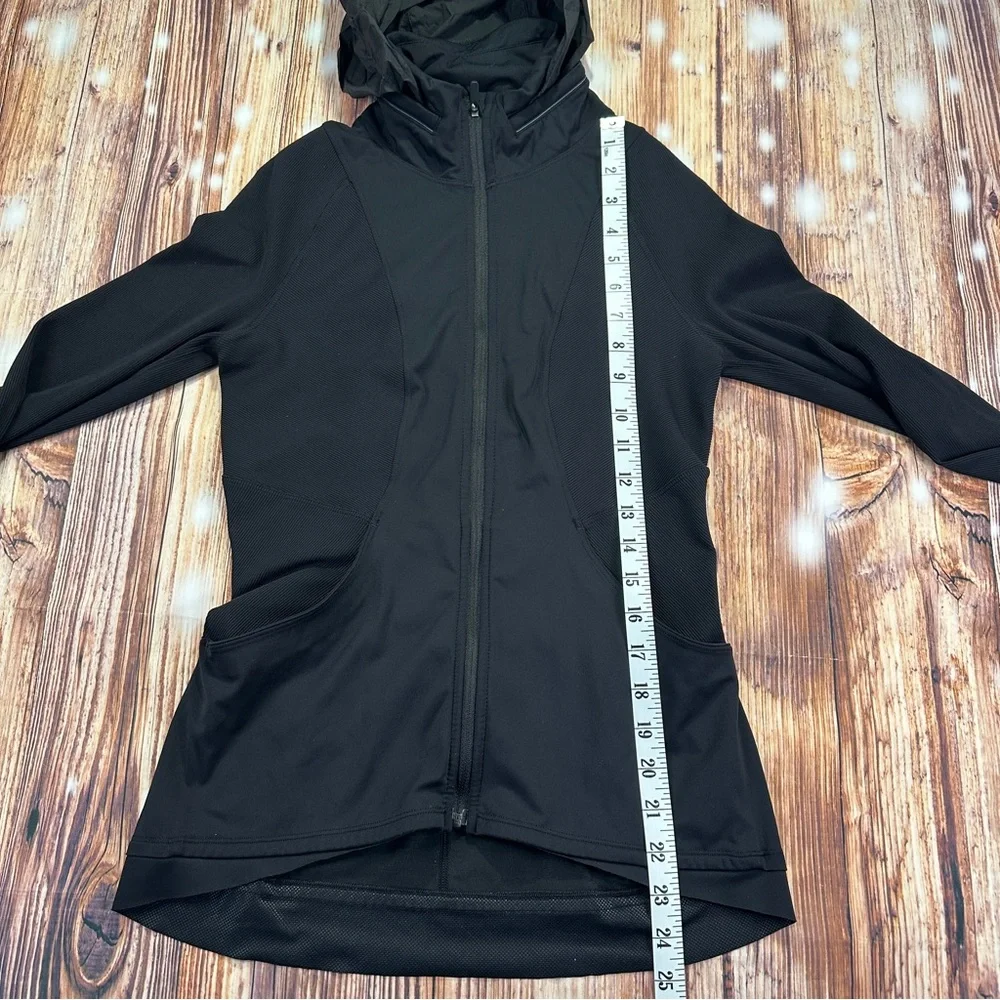 Lululemon Athletica Women’s Zip-Up Hoodie  Size 6 Black